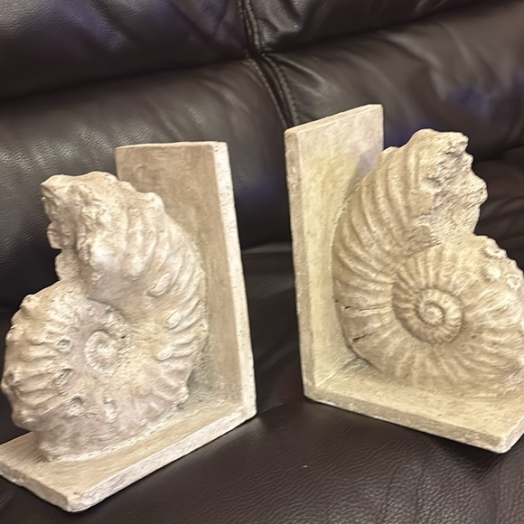 Two Bookends - Picture 5 of 5